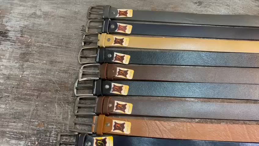 نوفر لكم أجود المنتجات المصنوعة يدوياً من الجلود الطبيعية 100% بدقة في العمل وجودة في التفاصيل.

🟤 أحزمة رجالية بمختلف المقاسات والتصاميم.
🟤 أحزمة ظهر متينة وعملية.
🟤 محافظ جلد طبيعي بتصاميم أنيقة.
🟤 كرابات (جرابات) أسلحة مصنوعة بحرفية عالية ومتانة فائقة
🟤وكل ما يخص الجلود الطبيعية 
🟤يوجد جملة ومفرد وبأسعار تنافسية 
🔴للاستفسار واتساب ***********
 يوجد توصيل بغداد وكافة المحافظات
