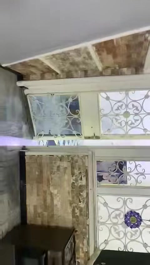 السلام عليكم بيت للبيع مساحه 200 متر رقم القطعه3175 البيت كامل مثل ماموضح بل تصوير ماحتاج اي شي البيت تحويل مباشر من المالك للستفسار اكثر 
***********
