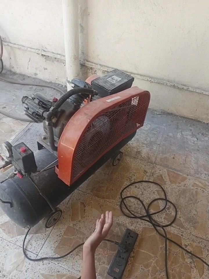 كمبريسر 75لتر للبيع/***********
