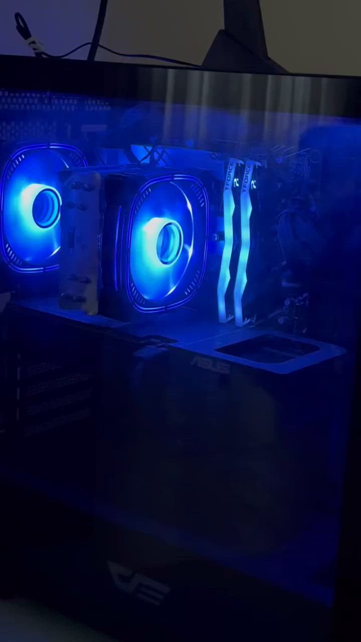 للبيع فقط Gaming Pc المواصفات كالاتي:
1-GPU: ASUS PRIME RTX 5070 12GB OC

2-MOTHERBOARD: ASUS PRIME B760M-A WIFI D5

3-CPU: Intel CPU Core i5-12400F Processor

4-RAM: DDR5 PC Team Group Delta 32GB (16x2) 6000 CL38 RGB Black

5- power supply: PSU POWER SUPPLY DrakFlash Aigo AT750 - 750w 80 Bronze

6-Fans: CPU DEEPCOOL GAMMAX AG400 - PCI - Black

7-Case: DarkFlash DF2100 ATX Mid Tower Case - Black

8-keyboard: Redragon k632 PRO noctis mechanical keyboard, Bluetooth 

كل العلب الخاصة بالقطع موجودة وكذلك نظافة الحاسبة ١٠٠٪؜ 

استخدام جدا قليل مو اكثر من ٩ اشهر 

السعر المطلوب مليون و٧٠٠

المكان: بغداد / العامرية

للتواصل واتس اب : ***********
