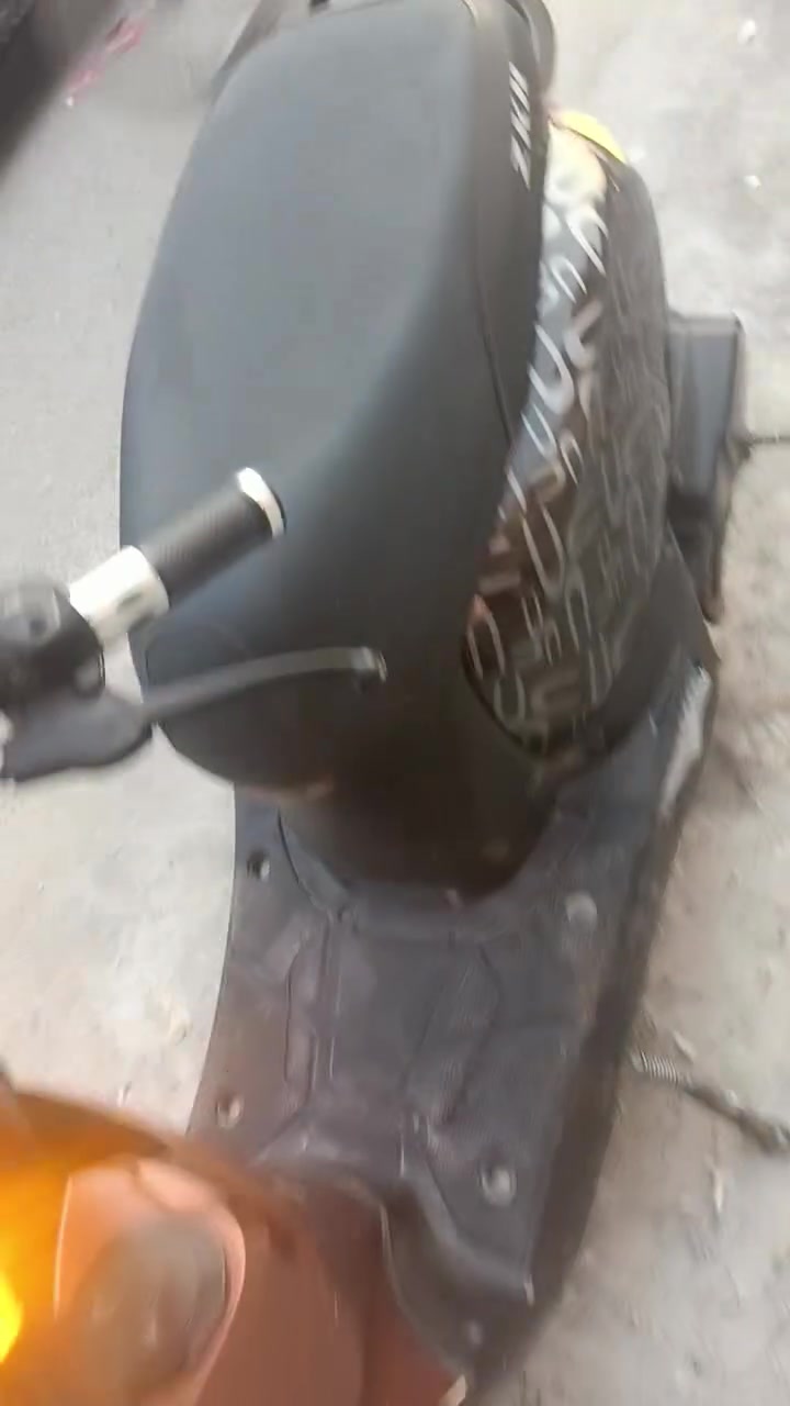سلام عليكم دراجه للبيع دراجه كامله كلشي ماعوزه حساسات كهربائيات كلهن شغالات نهضته تخبل تجي وتشوف بعينك دراجه كامله مكمله سعر 450 وبي مجال مكاني كربلاء للاستفسار‏‪***********‬‏
