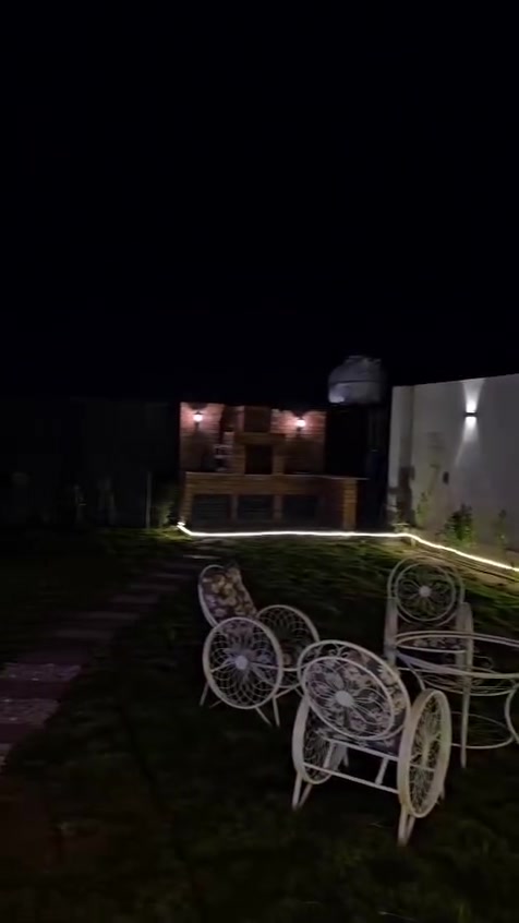 الشفت الصباحي !!🫢🔥
والشفـت المسائي !!🔥
(باستثناء أيام العطل الرسمية.مزرعة  موثقه بتـطبيق اجرلي 
المزرعه تحتوي ع ✨
باربيكو كامل وادوات شوي🍡🍢
غرفتين نوم 🚪🛌
صاله كبيره 🛋️
صحيات 🧼🛁
مطبخ 🍽️🍢
حديقه كبيره 🛤️🏝️
مسبح اطفال ومسبح كبار 🏊🏻‍♂️
 
عنوان المزرعه 📍الدوره البوعيثه 

للحجز والاستفسار ع لخاص او ع الارقام
***********
