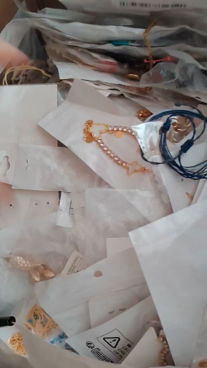 شلعات مكياج واكسسوارات سبب اريد اشيل تجي خاص اشوفك قطعه قطعه وتفحص امام المندوب ماتدفع ربع اذا ماتشوف قطعه قطعه


**إذا كنت صاحب هذا الإعلان وتريد حذفه لأي سبب، رجاءا أرسل رسالة إلى الدعم الفني**