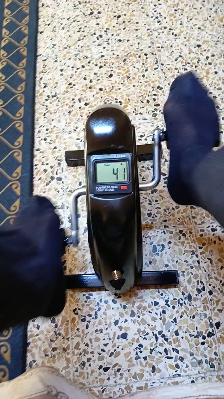 جهاز رياضه ارضي سعر 35 بالجانب الايسر ***********
***********

