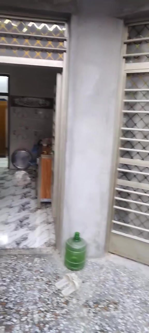 السلام عليكم مشتمل للبيع المساحة ١٢٠ متر الوجه ٦ نزال ٢٠ طابو ملك صرف يحتوي الطابق الأول استقبال هول حولي مطبخ خدمات منور غرفه نوم الطابق الثاني غرفه نوم خدمات الموقع الشهداء شارع المضخة الاول اللاستفسار اتصل ***********
