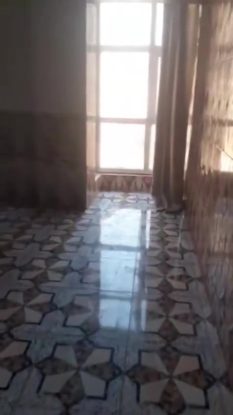 شقة ١٠٠ متر مربع زراعي ابو طيارة للبيع او الإيجار زراعي ابو طيارة شارع المصافي خلف جامعة الفارابي طابق اول نظيفة غرفتين وصاله ومطبخ وخدمات السعر مناسب الاتصال على الرقم ***********
