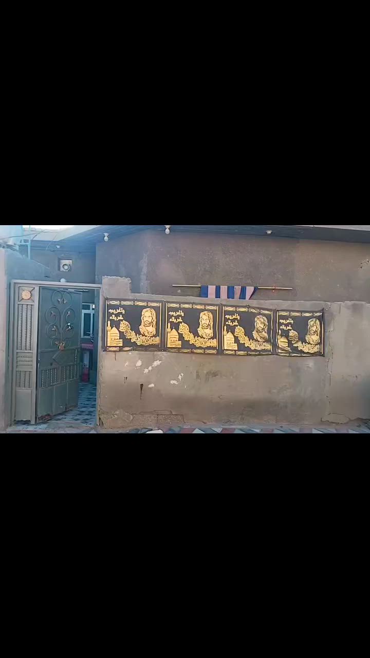 السلام عليكم بيت على المبادره او نقد مساحته 125 بنائه بلوك عكاده بيت نظيف مرتب ورا مدرسه خوام ‏‪***********‬‏
