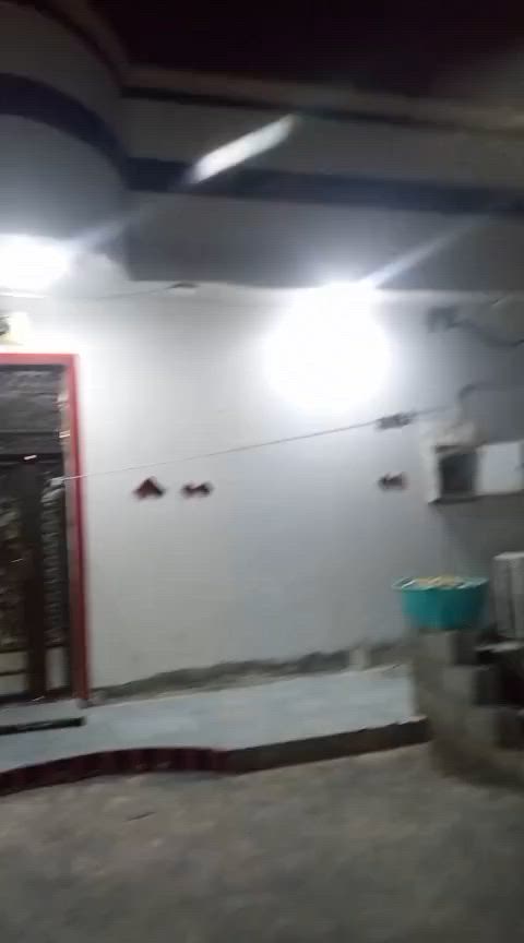 السلام عليكم بيت في الزبير قرب المدينه الكرفانيه خلف اسواق حجي قيصر المساحه ٣٠٠ يبعد عن الشارع حوالي ٥٠٠ متر البيت بناء جديد متوفر كافة الخدمات ماء كهرباء ومدرسه ابتدائيه شارع ١٠ 
السعر المطلوب ٨٥ وبيه مجال
البيت زراعي 
لاستفسار اتصال على هذا الرقم ***********
