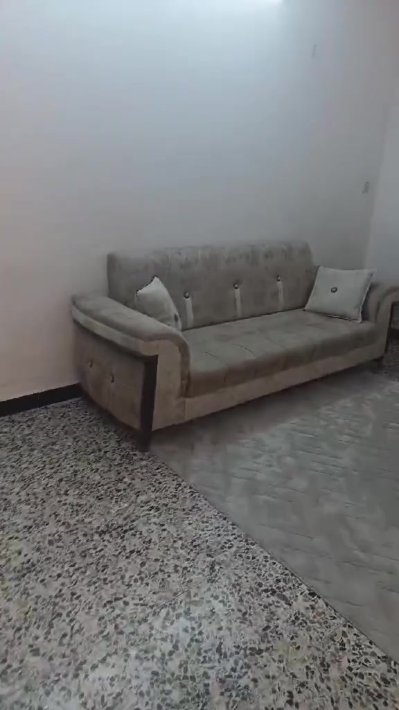 ‏السلام عليكم بيت للبيع المساحة 65 البيت كما موضح بالفيديو عنوان البيت شارع مصور اربد للاستفسار الاتصال *********** اخو مراجعه مكتب جاسم ابو عبدالله
