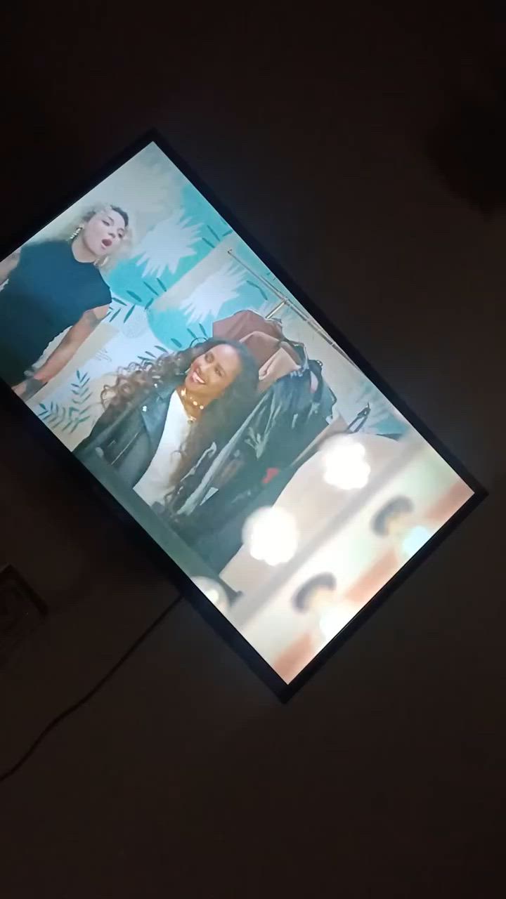 بلازمه على نت وبسعر مناسب 125 وبيها مجال


**إذا كنت صاحب هذا الإعلان وتريد حذفه لأي سبب، رجاءا أرسل رسالة إلى الدعم الفني**