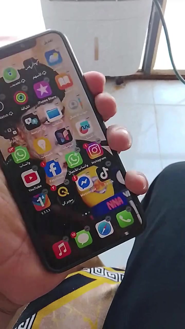 ايفون 11ابرو ماكس برغي ممفتوح بي سعر 300 تواصل وتساب ***********
