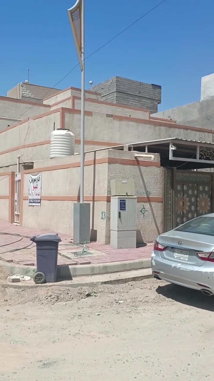 دار للبيع في حي العادل ركن
بمساحه 313 م 
16*20
شارع 15 وشارع 10
المنطقه كامل خدمات فقط تبليط باقي
سعر المتر 900 وبي مجال
خابر للتفاصيل اكثر

***********
