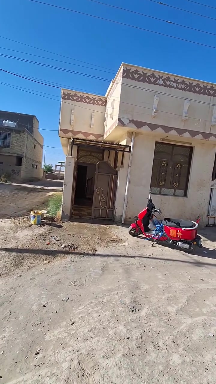 السلام عليكم دار مساحه ٥٠ متر ركن اصلي اني صاحب البيت باسمي موضح تفاصيله بالفديو
السعر ٣٥ مليون والمنطقه بيها جيران ذهب صافي عوف بيتك مفتوح ونام 
*********** اتصال فقط هذا 
الخاص مفتوح
