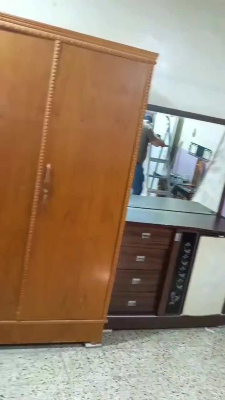 السلام عليكم
اغراض مال بيت نظيفة للبيع بسعر مناسب 
الكنتور نظيف اربع ابواب اي عيب مابي سعر 150 بي مجال 
جهاز الرياضه شغال كهربائي السعر 150 بي مجال 
المرجوحه نظيفة سعر 80 مع غطوات عدد 2 
ميز بلازمة مابي عيب سعر 25
ميز تواليت تركي نظيف سعر 50 وبي مجال
مع شاشه  بلازمة حجم 32 سعر 40
تواصل ع الرقم ***********
***********
