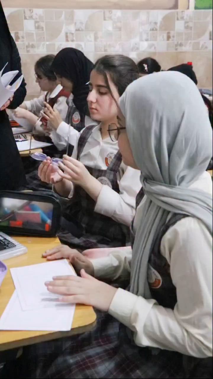 امتحانات الكيمياء الأسبوعية تنطلق بقوة! 🧪🔥
مع الأستاذ سجاد البخاتي ضمن البرنامج التعليمي للصف السادس العلمي – دفعة 2027 نحو التفوق والـ100% 💯.

📍لمعرفة المزيد عن مجموعة مدارس القيم الاهلية للمتميزين تابعوا صفحاتنا 
فيس بوك ✅️ _ انستا ✅️_ تيك توك ✅️

📍 الزعفرانية — بداية شارع المعهد 
للاستفسار الاتصال على الرقم الاتي 📱📞
***********

#القيم_القادم_افضل
#القيم_الاولى
#المكتب_الاعلامي_ثانوية_القيم

