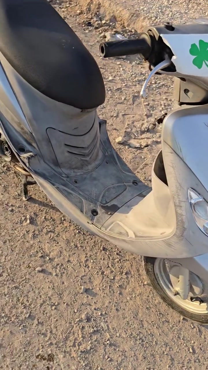سلام عليكم
دراجه ماكس منقولي البيع دراجه ماخذه رمبه 
كفرات اصليه ختم واحد دراجه كلشي بيه ع البلاد 
سعر ٦٠٠ وبيه مجال واذا مراوس بسبيسي 
***********

