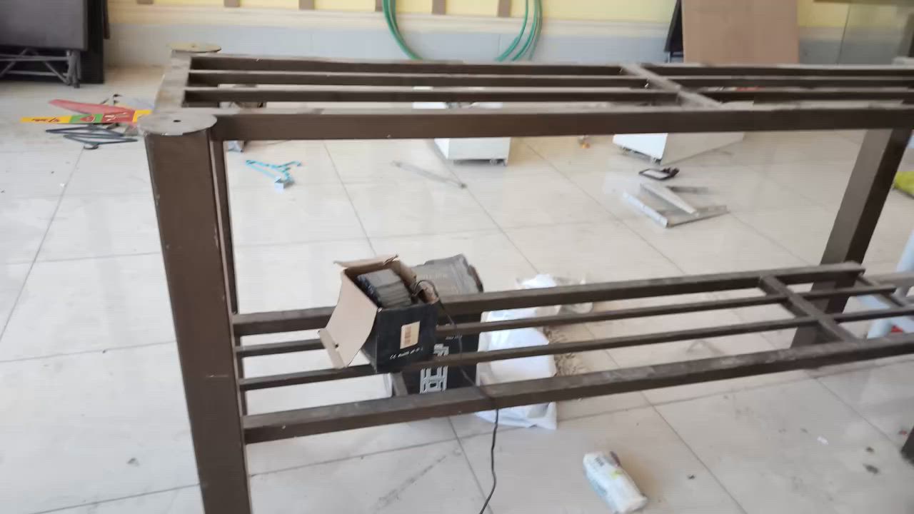 السلام عليكم ميوزه حيديد عدد 3 كلشي موضح بل فيديو ياه هو تريده دزلي صورته الي طولهم 3متر وربعين سعرهم 40 و الي طوله متر وتسعين سعره 35 مكاني بغداد شهداء البياع رقمي واتساب ***********
