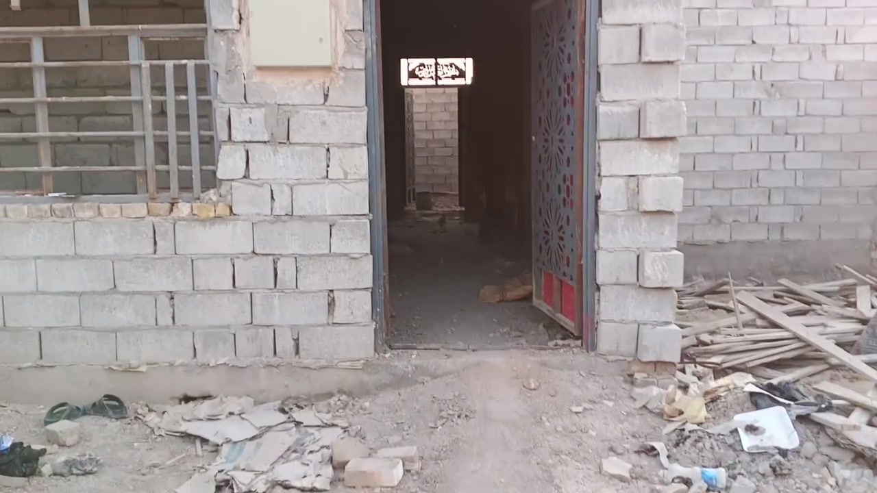 غرفتين 5×3
الصاله 8.5×4
مطبخ 5.5×4 حار +بارد
صحيات داخليات وخارجيات
براني على النص بنيان 9×4
مساحه البيت 200متر
ماي كهرباء جاهز
العنوان حي منصور الثاني نزله سيد ثابت
السعر 32بيه مجال الرقم صاحب البيت ***********
    مكلف بل النشر
