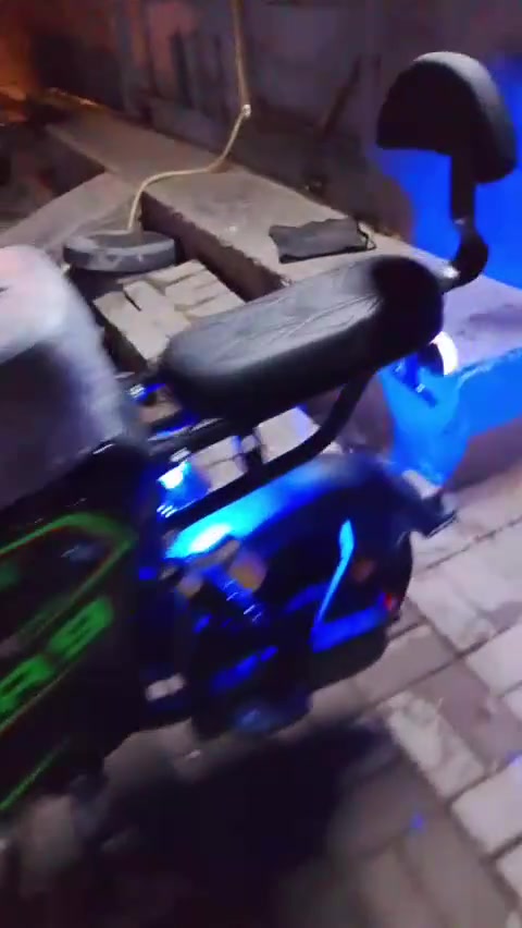 السلام عليكم دراجة شحن للبيع 
نوع R9
خمس بطاريات 
نضام بك 
دبل اشارة 
ملف 1200
البطاريات اخت الجديدة 
المكان كربلاء حي الغدير 
للاستفسار الاتصال على الرقم 
***********
