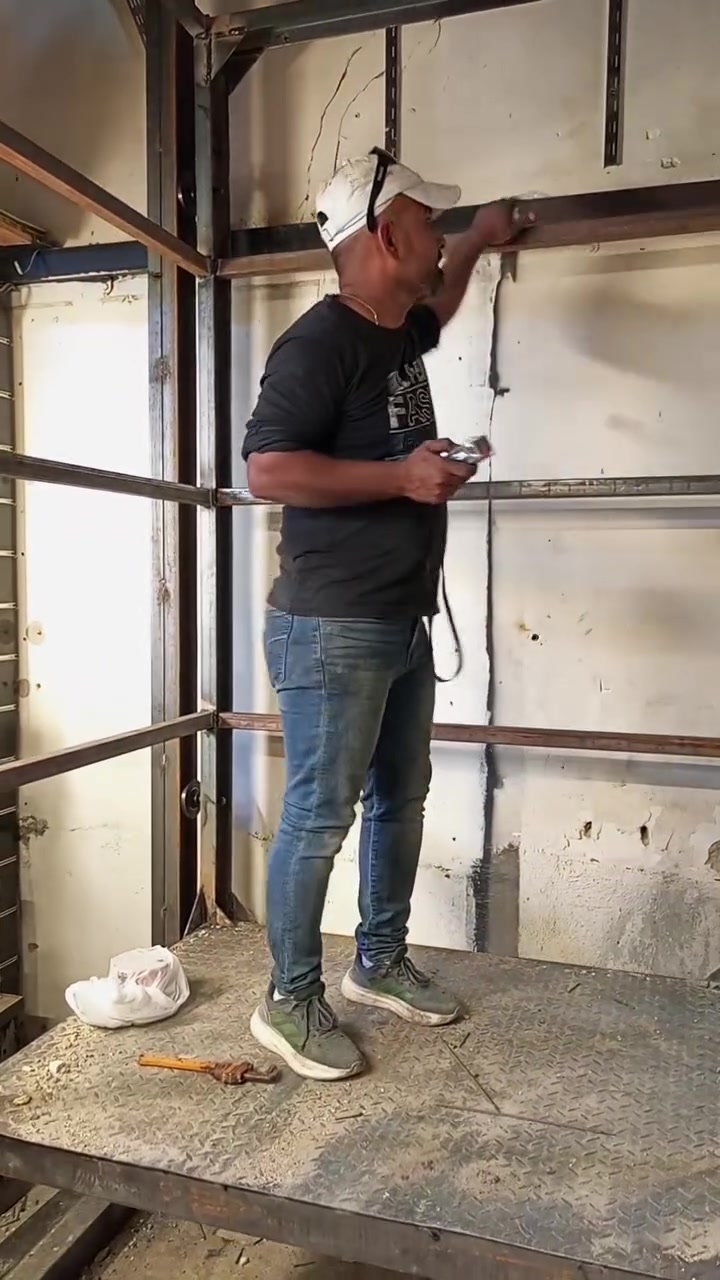 حداده الجبروت للهياكل الحديد
اتصال على ارقام 
***********
***********
