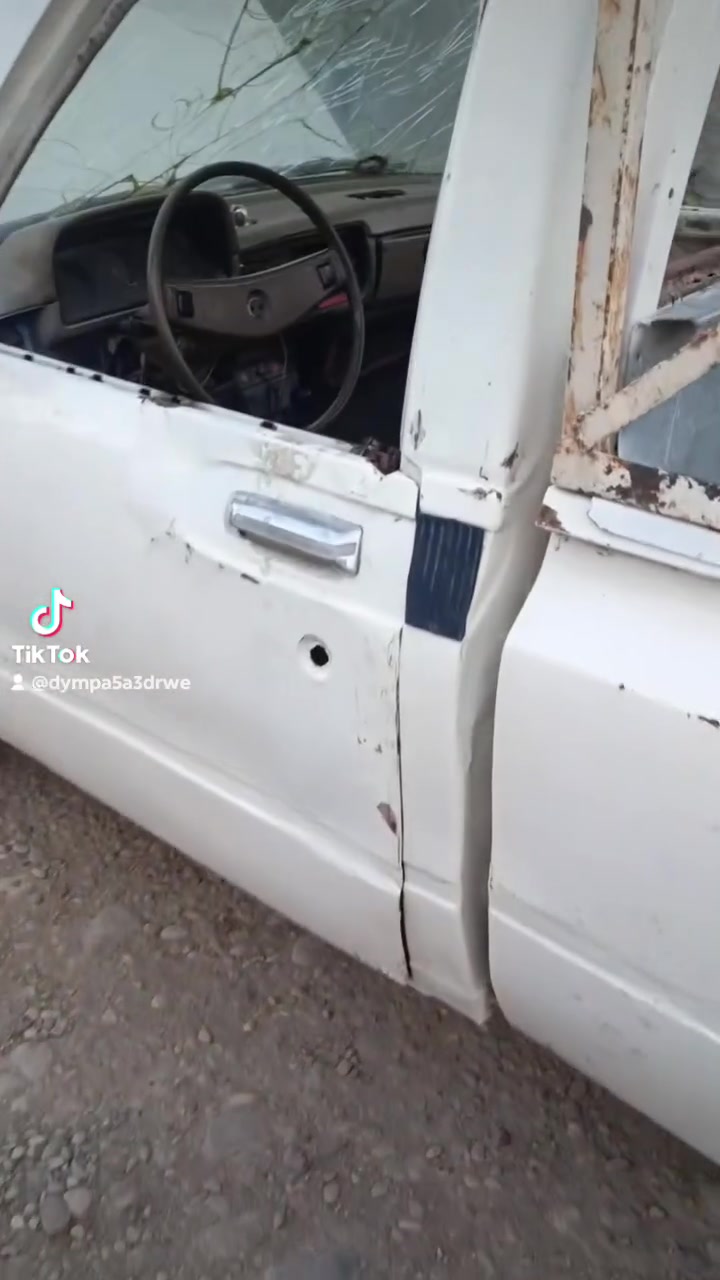 السلام عليكم
 للبيع بيكم ٨٠ محرك كير شرط باتري جديد تايرات جدد الكشر شوف العين سياره جاهزه رقم ديالى تحويل وكاله جاهزه محركها مجفت تجفيت عام السعر ١٥ بيها مجال
مكلف بنشر مكان داقوق اتصل بصاحبها ***********

