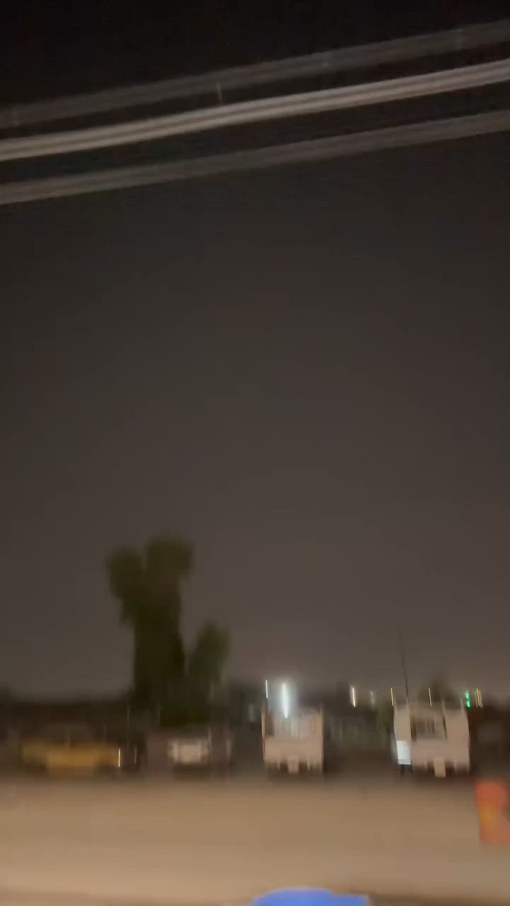 السلام عليكم شباب دراجه ماكس عدله للبيع  نضافه 95‎%‎دراجه شلعه ومعدل طيران بوشه 55 مفتوحه لغرض التزويد الدراجه سيت دبلات وشيال ويده بريك رياضي سلف شغال شرط بصمه كهربائيات كامله الدراجه مابيهه اي نقص *********** للستفسار
