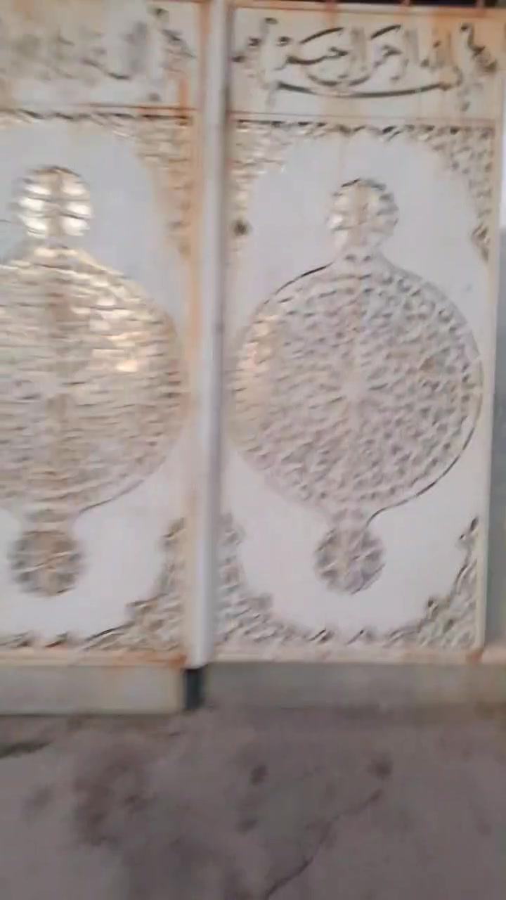 السلام عليكم بيت طابو صرف الحسينيه السكلاة ال15خلف اسواق سمارك علساحه 100ميت متر السعر 70 وبي مجال قليل *********** ملاحض اني صاحب العقار
