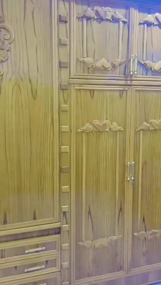 السلام عليكم غرفه اخشاب جديده كلش ماصار هواي من خذتها  للاستفسار الاتصال ع الارقام التاليه ***********
***********
