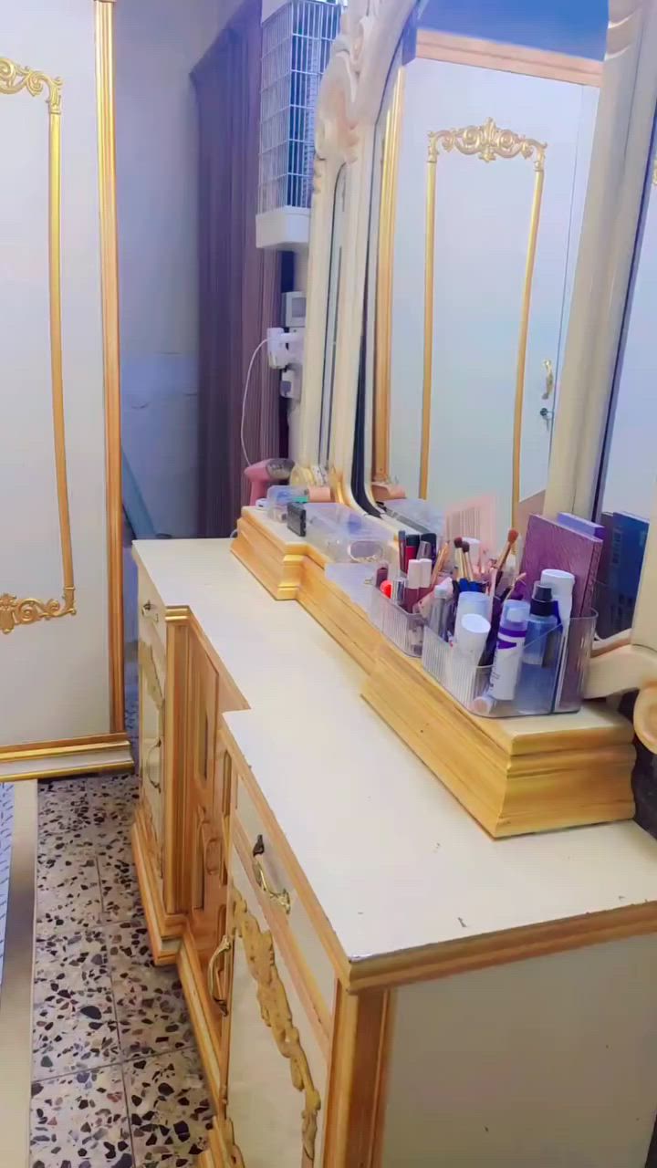 بيع مستعجل العنوان مدينة الصدر ***********
