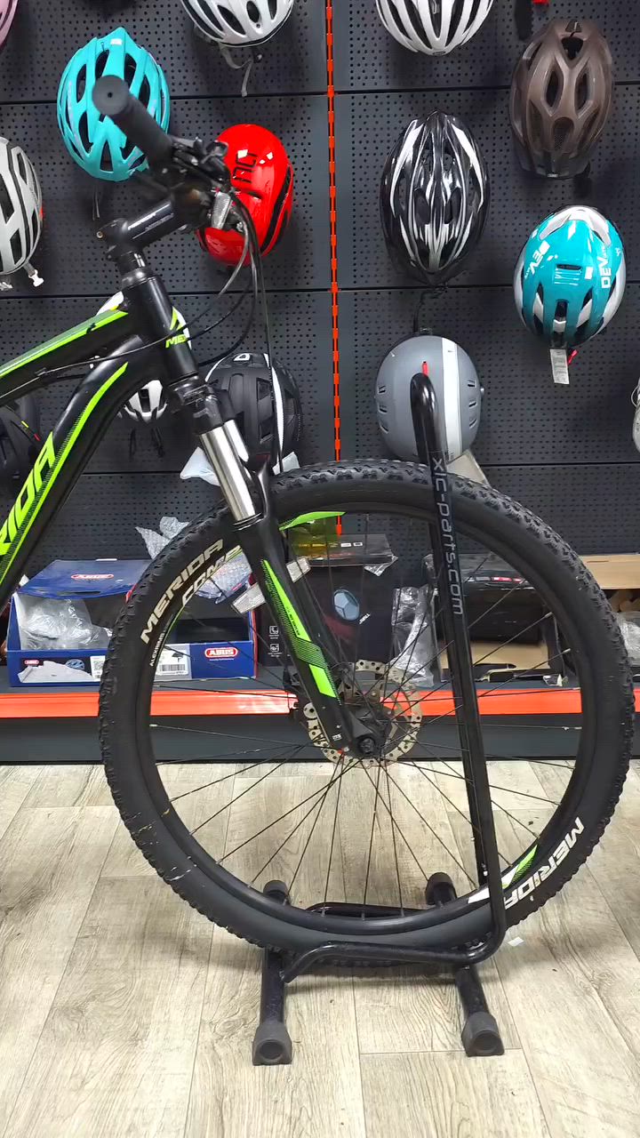 🚵‍♂️ دراجة Merida الجبلية جاهزة للمغامرات 🔥

🔹 حجم العجلات: 27.5
🔹 قياس الفريم: S (43cm)
🔹 سستم Shimano 3×8
🔹 دبل أمامي مع تحكم
🔹 بريكات دسك
🔹 مناسبة للطرق الوعرة والمشاوير اليومية

أداء ممتاز وثبات عالي لعشاق الدراجات الجبلية 👌

خدمة توصيل متوفّرة لجميع المناطق
إمكانية الشراء بالأقساط لحاملي بطاقة كي كارد – مصرف الرافدين

🕓 من الساعة 4:00 عصراً إلى 11:00 مساءً

📍 معرض دكتور بايسكل
بغداد – السيدية – شارع ٤٠ (الاطفاء) قرب مطعم SunCity

#Merida
#دراجات_جبلية
#MTB
#Shimano
#دكتور_بايسكل


**إذا كنت صاحب هذا الإعلان وتريد حذفه لأي سبب، رجاءا أرسل رسالة إلى الدعم الفني**