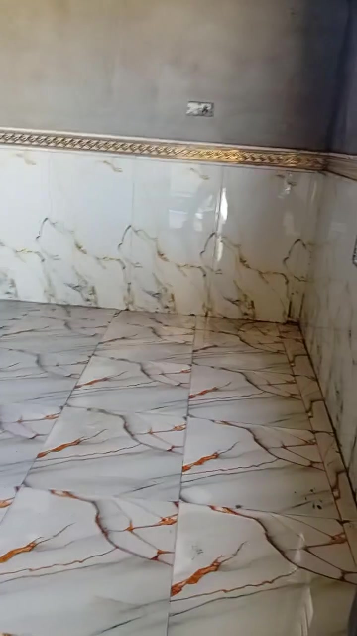 خالفه سراميك متفرغ حالين بل متر وبل يوميه ***********
