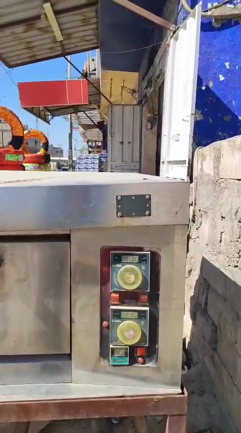 فرن للييع خانة 1
يشيل طاولين كبار 
70*90
الموقع كربلاء قرب حي العباس 
***********
