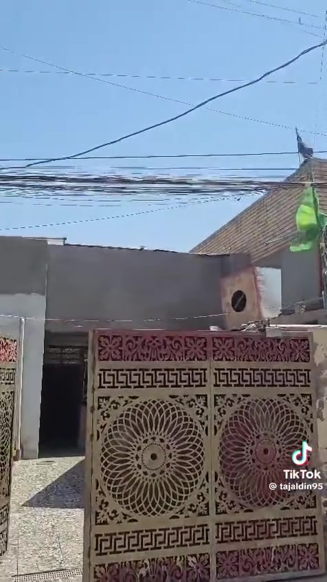 يا الله يوجد الدينا بيت للبيع طابو ملك صرف المساحة 180متر يحتوي على ثلاثة عرف نوم وستصبال وصاله ومطبخ سعر 70$ وبي مجال الشراي ***********
