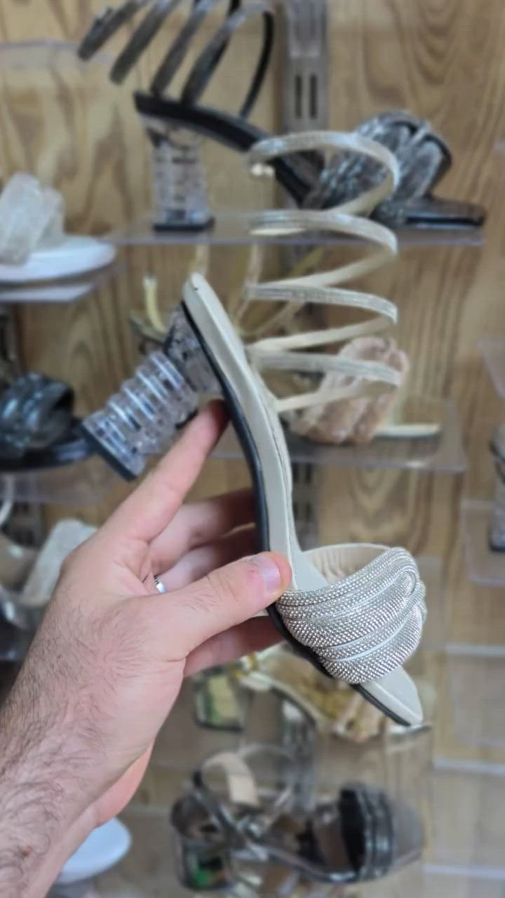 نسواني صندل كعب بلور رصور ٣٧ ٤٠ لتواصل 0997938752


**إذا كنت صاحب هذا الإعلان وتريد حذفه لأي سبب، رجاءا أرسل رسالة إلى الدعم الفني**