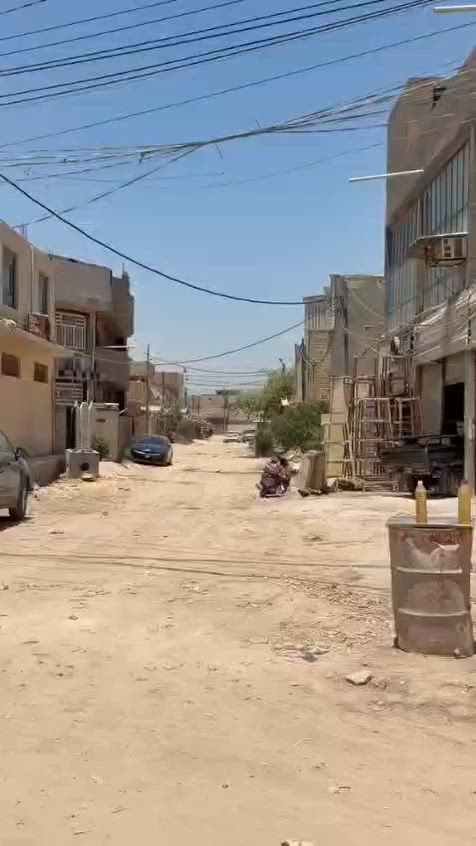 🏡 فرصة مميزة للبيع – عرصة سكنية بموقع حيوي في الحلة 🏡

📐 المساحة: 200 متر مربع
📏 الواجهة: 10 متر
📏 النزال: 20 متر

📍 الموقع: الحلة – حي العسكري، مقابل مركز شرطة المنتصر، وقريبة جداً من شارع 60 الرئيسي.

✨ مميزات العقار: 
✅ موقع مميز وحيوي داخل المدينة.
✅ سهولة الوصول إلى منطقة الإسكان وشارع 60
✅ منطقة مخدومة وقريبة من مختلف الخدمات.
✅ مناسبة للسكن أو الاستثمار.

📹 كما هو موضح بالفيديو، تقع العرصة في موقع استراتيجي يوفر سهولة التنقل والوصول إلى أهم الشوارع الرئيسية في الحلة.

📞 للأستفسار ومراجعة العقار: يرجى مراجعة مكتب #الاعمار_للعقار_والتصميم_والتنفيذ
📍 الكائن في الحلة – شارع 60 – داخل فرع العميد قيس المعموري – مجاور مدينة حمورابي السياحية.

📱 أو الاتصال على الأرقام التالية: ***********
***********

🔑 فرصة لا تُعوّض لامتلاك عرصة بموقع مميز داخل مدينة الحلة.
نخدمكم بثقة... ونساعدكم في اختيار العقار المناسب. 🏡✨
