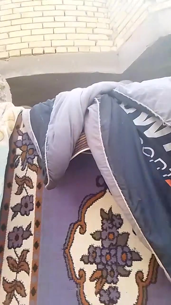 السلام عليكم بيت للبيع مساحه 80 متر كماليه منطقه بيت كوز ميه وكهرباء ومجاري بيت كامل خد بيت طابق واحد كامل مكمل الشراي يتصل على هذا الرقم وهذا تصوير البيت ***********
