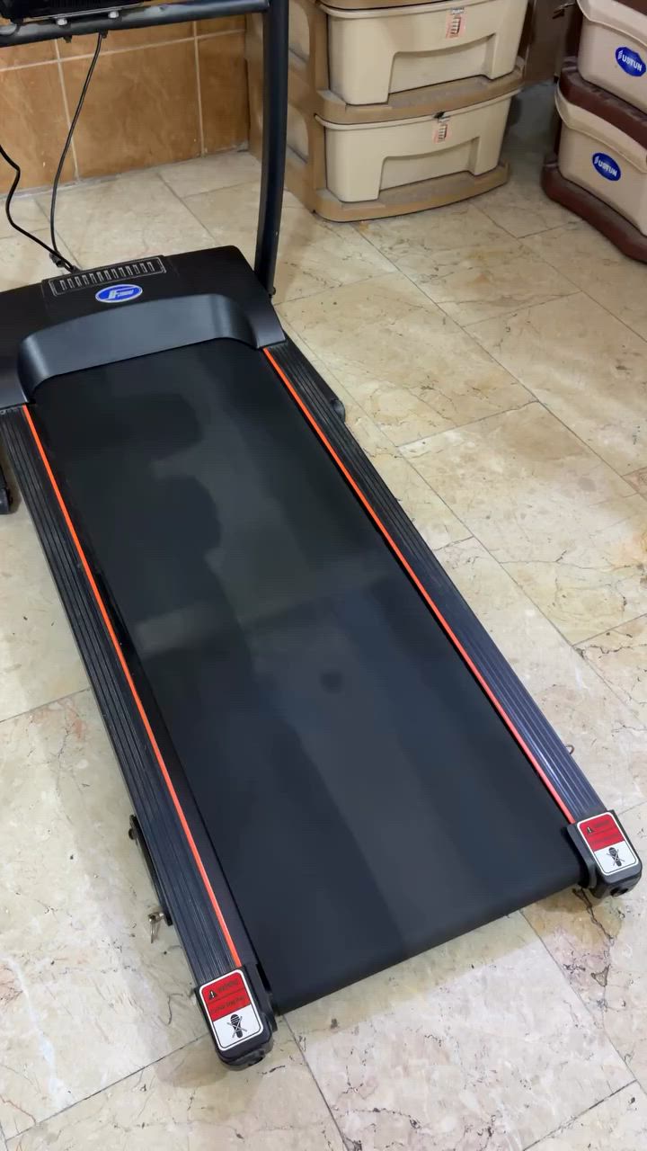 جهاز جرب للبيع
جهاز جري ب ٩ سرع 
مع جهاز تكسير دهون بالوسط بي حزام يكون هزاز للبطن يكسر الدهون مابعد التمرين 

موجود بالامين الثانيه معلمين 
***********
