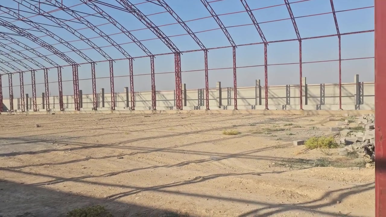 حديد ملعب غير مستعمل مع بي ار سي للبيع للبيع
المكان الموصل  
يوجد نقل وشد 
لتواصل ***********
