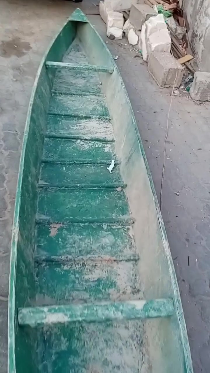 سلام عليكم هوري للبيع عنواني بصره قبله قرب البريد على الشارع طول ٥ متر تسكام معدل سعره ١٥٠ اتصال***********
