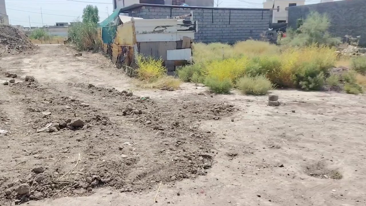 السلام عليكم قطعه للبيع المساحه ٤٠٠ واجه ١٤ طابو زراعي سند ٢٥ الدوره هورجب خدمات كامله السعر ٤٥ وبيها مجال تواصل خاص او ***********

