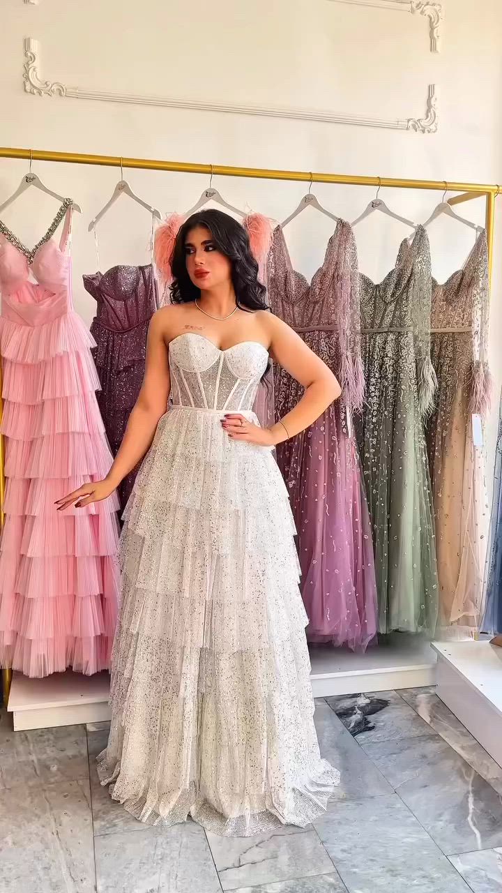 فستان مهر للبيع 
اخذته من شيفون بلمنصور ب300
والبيع 75


**إذا كنت صاحب هذا الإعلان وتريد حذفه لأي سبب، رجاءا أرسل رسالة إلى الدعم الفني**