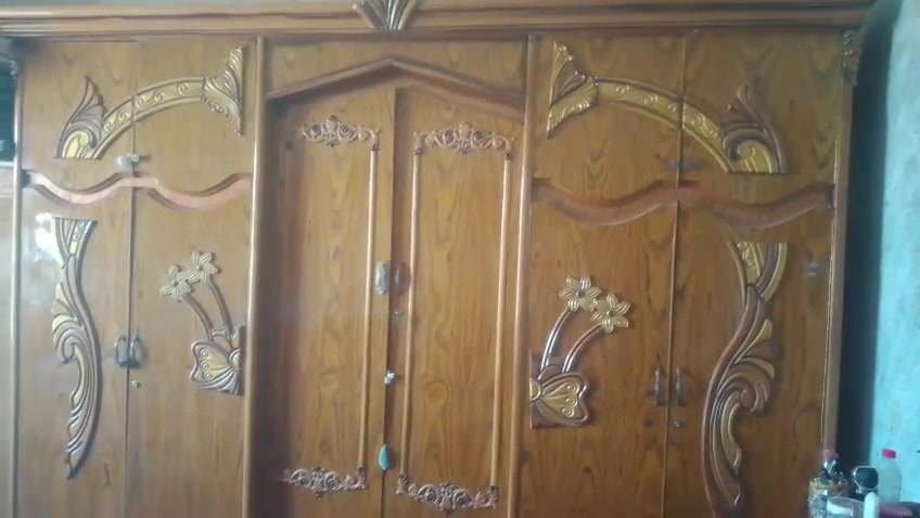 سلام عليكم عندي غرفه نوم البيع  ٦٠٠*********** راسل عل واتساب

