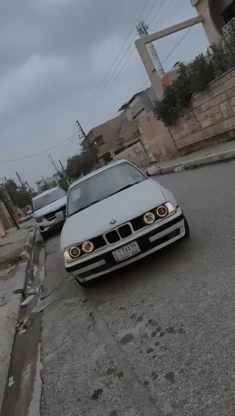 bmw
بي ام محرك 535
كير اوتماتيك
رقم كركوك
 موديل 1989
‏محرك جديد
‏تايرات جديد
كشنات كهربائي 
‏سنوية ساقطة 20
دفتر بانزين مابيها
سعر 40   ***********
عنوان كركوك
