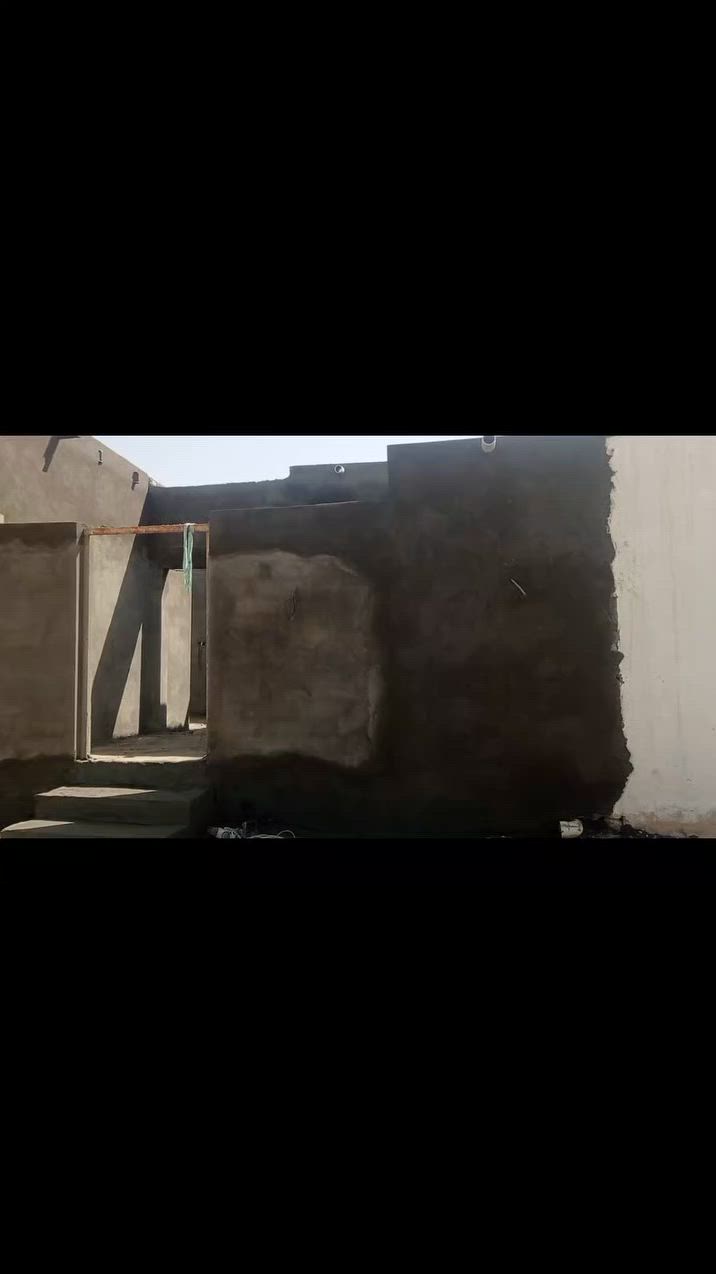 السلام وعليكم بيت زراعي بنا بلوك عد ال محينه نزلت الصورة مال سيد جاسم البيت جاهز بي غرفتين وصاله ومطبخ ودوانيه وطارمه ملاحظه غرفه وحده وصاله عوزهن عكاده والبقيه كاملات كلهن كهرباء توني اسسته دفن مجاري كامله خدمات كهرباء ماي بل باب والشارع مشمول بل تبليط لعلم البيت جاهز عوزه بس مخمر بورگ السعر22مليون رقم الهاتف *********** علق واني راسلك
