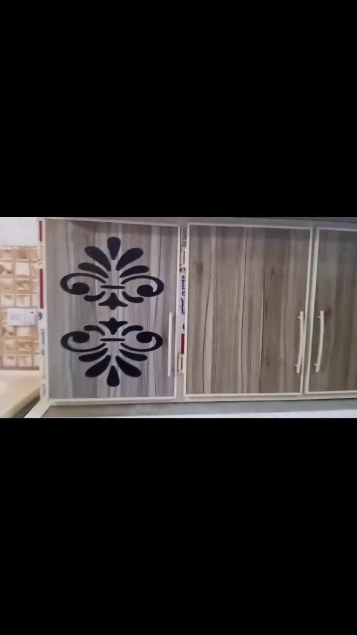 كاونتر تفصال ثكيل نضيف حيل ٣قطع مترتين وسنك متر ونص وهاذ مكان اوفن بيه سعر ٣٥٠
*********** واتساب
