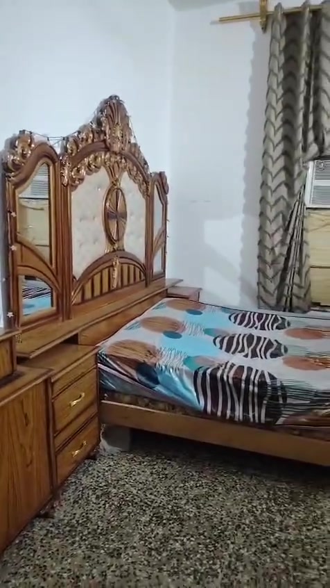 غرف نوم للبيع غرفتين كاملات ست ابواب وملحق والثالثه كنتور ست ابواب ملحق مع كومديات وميز مرايه رقم *********** متوفر واتساب.
