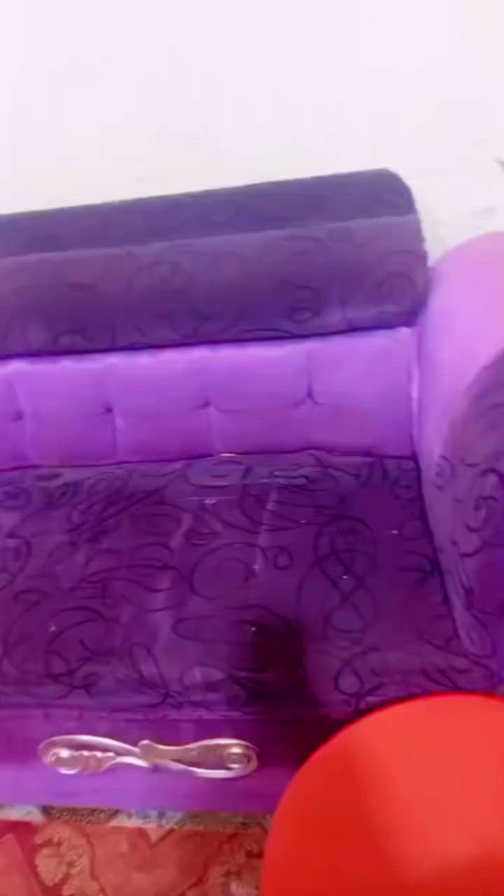 السلام عليكم قنفات للبيع الحمر 8 قطع  والبنفسجيات 5 قطع ***********
