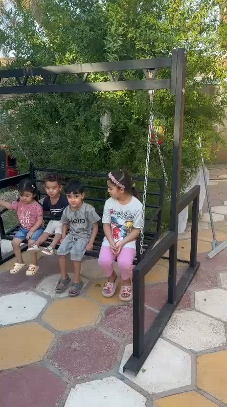 مرجوحة للبيع  تفصال حديد ثقيل تركي بيه ضمان مفتوح الي حاب يشتري يتفضل خاص ***********
