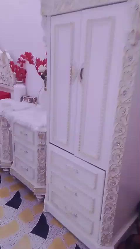 السعر، مليون و200 وبيه مجال الشراي 
عنواني لحيانيه شارع لقائد 
رقمي 0772626770
رقم لثاني 
  خشب كوتي لصلي زلق مابيه وتجي وشوف شوف بعينك***********
