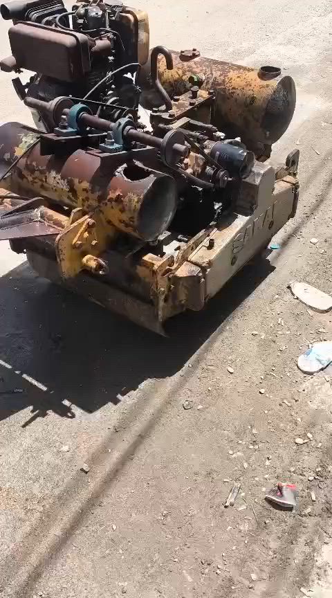 حادلة ياباني ساكاي شغالة جاهزة الوزن ثلاثة أرباع الطن للاتصال على الرقم ***********
